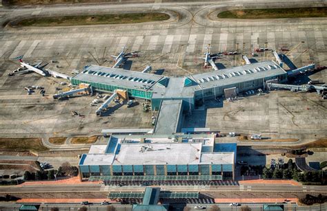 Mcghee tyson - Aug 24, 2023 · McGhee Tyson officials project the airport will serve 2.72 million passengers in 2023, up from its record of 2.57 million in 2019. The surge is an indication that the airport's traffic has more ... 